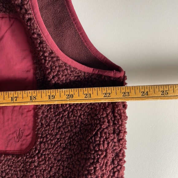 JW Anderson x Uniqlo Sherpa Fleece Red Vest Hoodie - Picture 4 of 4